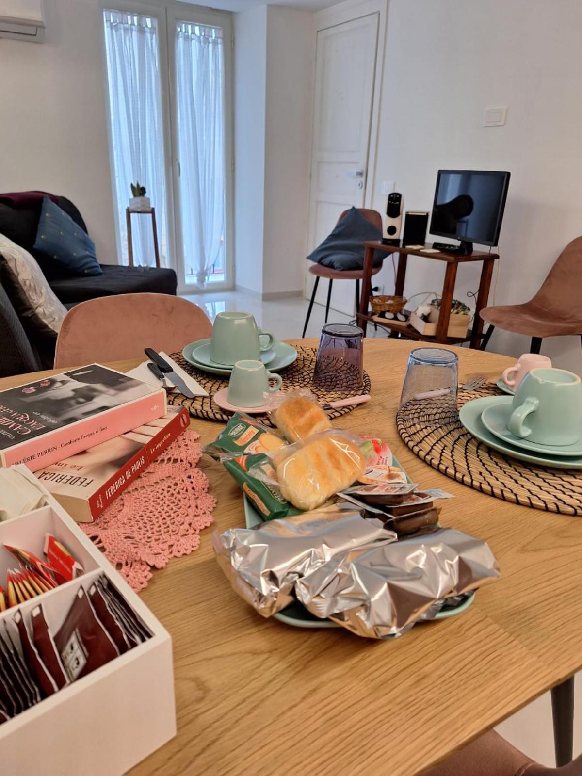 Domus Ai Mannesi Apartment Naples